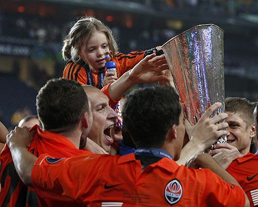 20.05.2009 В финальной встрече за кубок UEFA команда донецкого &quot;Шахтера&quot; обыграла немецкий &quot;Вердер&quot; со счетом 2:1. Украинцы впервые в истории стали победителями Кубка UEFA