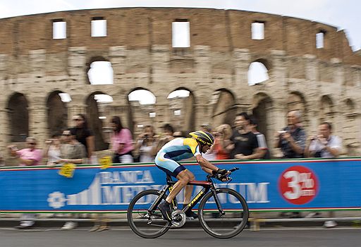 31.05.2009 В Риме завершилась юбилейная многодневная велогонка Giro d`Italia. Победителем стал россиянин Денис Меньшов из голландской команды Rabobank