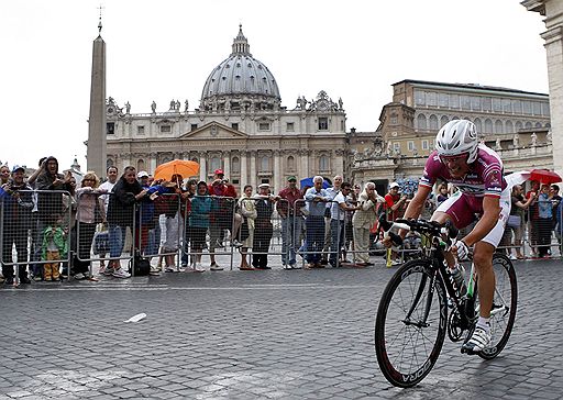 31.05.2009 В Риме завершилась юбилейная многодневная велогонка Giro d`Italia. Победителем стал россиянин Денис Меньшов из голландской команды Rabobank