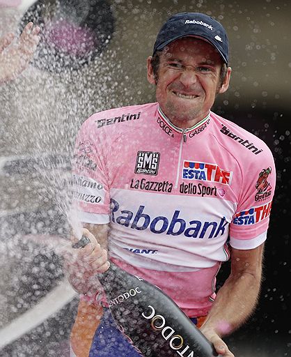 31.05.2009 В Риме завершилась юбилейная многодневная велогонка Giro d`Italia. Победителем стал россиянин Денис Меньшов из голландской команды Rabobank