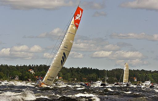 Регата вокруг земного шара Volvo Ocean Race, стартовавшая от берегов Испании, прибыла в Стокгольм (Швеция). Финиш гонки намечен на 27 июня в Санкт-Петербурге
