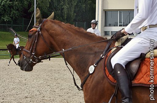 С 25 по 28 июня в конно-спортивном комплексе &quot;Битца&quot; прошел Чемпионат России по конкуру 2009 в программе международных соревнований CSI 4*. Абсолютной чемпионкой стала Наталья Симония