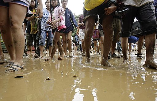 26.09.2009 На Филиппинах сильнейший шторм вызвал наводнение и оползни, в результате которых погибли более 100 человек