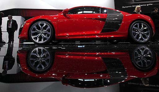 11.01.2009 Североамериканская международная автомобильная выставка в Детройте. Audi R8 5.2 FSI 