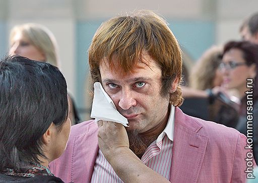 20.11.2009 Вечером в Москве скончался известный теле- и радиоведущий, шоумен Роман Трахтенберг. Ему стало плохо во время прямого эфира на радиостанции &quot;Маяк&quot;