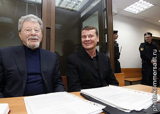 Адвокат Генрих Падва (слева) и актер Владислав Галкин