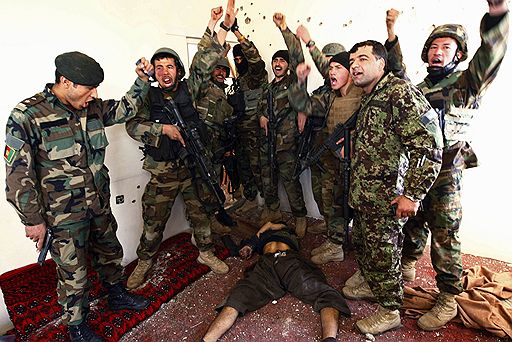 18.01.2010 В центре Кабула около 30 боевиков движения &quot;Талибан&quot; захватили здание универмага. В результате пять человек погибли, 60 пострадали