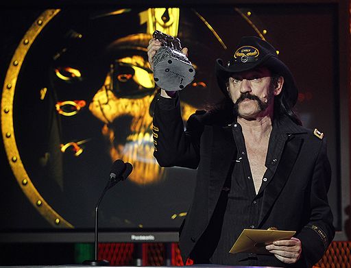 08.04.2010 В Лос-Анджелесе вручены премии Golden Gods Awards. Церемония была организована известным рок-журналом Revolver