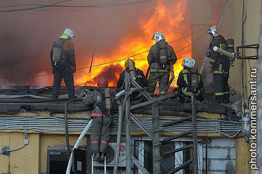 20.05.2010 На Бадаевских складах в Санкт-Петербурге произошел сильный пожар. Огнем были охвачены около 4,5 тыс. кв.м. Дымом заволокло почти всю центральную часть города. По предварительным данным, причиной возгорания стало неосторожное обращение с огнем при сжигании мусора