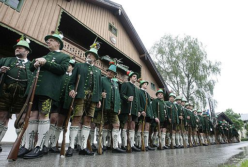03.06.2010 В разных странах мира католики отметили праздник Корпус Кристи (праздник тела и крови Христовых). В этот день на улицах городов проходят торжественные шествия и обряды. Германия