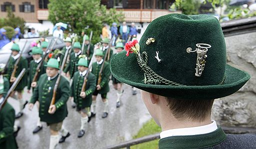 03.06.2010 В разных странах мира католики отметили праздник Корпус Кристи (праздник тела и крови Христовых). В этот день на улицах городов проходят торжественные шествия и обряды. Германия