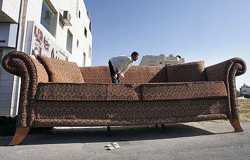 В 2006 году в Иордании был сделан диван 7 м высотой и два метра шириной
