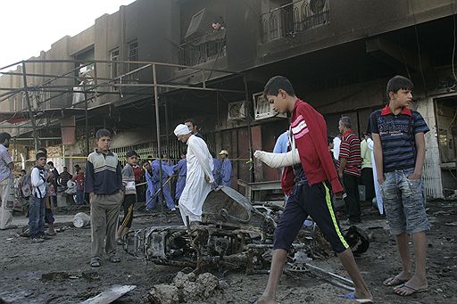 03.11.2010 В Багдаде сразу в 13 районах города сработали взрывные устройства, заложенные в припаркованные у обочин автомобили. В результате погибло более 70 человек, еще несколько сотен были ранены