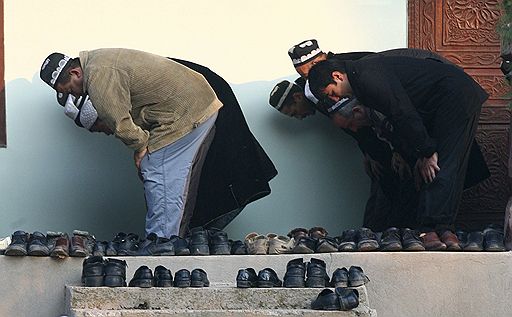 16.11.2010 Мусульмане отметили Курбан-байрам, день жертвоприношения. Молебны начались с раннего утра. Затем правоверные приступили к жертвенному обряду