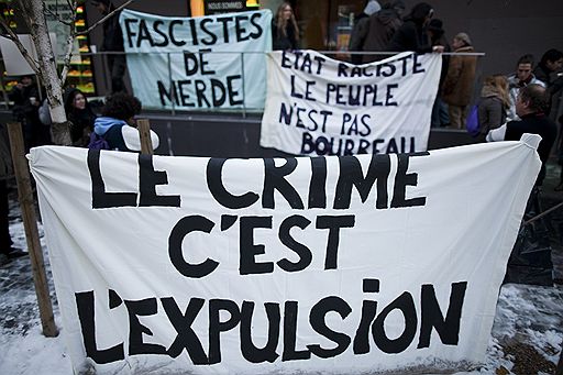 28.11.2010 В Швейцарии прошла акция протеста против итогов референдума, прошедшего 28 ноября. Граждане поддержали идею депортировать иностранцев, совершивших серьезные преступления