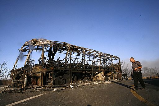 02.12.2010 На севере  Израиля в предместье Хайфы разбушевался крупный лесной пожар, жертвами которого стали уже более 40 человек. Власти страны обратились к соседним государствам с просьбой оказать помощь в борьбе с огнем