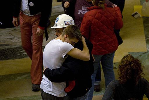 27.02.2011 В ряде штатов США прошли акции протеста профсоюзов. Десятки тысяч людей выступали против планов губернатора штата Висконсин сократить льготы для членов профсоюзов госслужащих