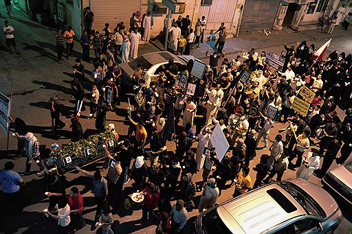 14.04.2011 В городе Катиф Саудовской Аравии прошли массовые акции протеста шиитов. Люди требовали освобождения узников, попавших в тюрьмы без суда, а также вывода войск из соседнего Бахрейна. Отметим, что в Саудовской Аравии полиция может применять любые меры для разгона демонстрантов