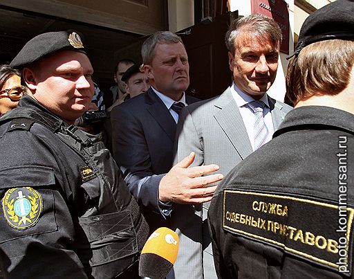 Глава Сбербанка России Герман Греф после дачи показаний по делу ЮКОСа, 21 июня 2010 года