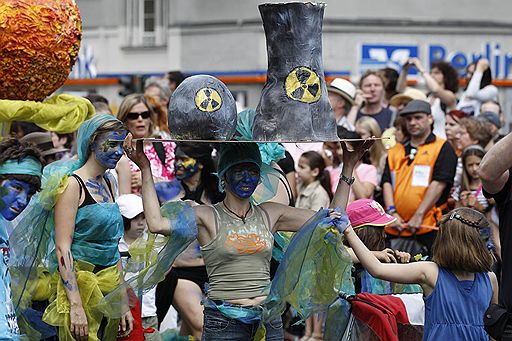 С 10 по 13 июня в Берлине прошел Карнавал культур. Это ежегодное мероприятие привлекает в столицу Германии тысячи туристов. Кульминацией праздника стало уличное шествие