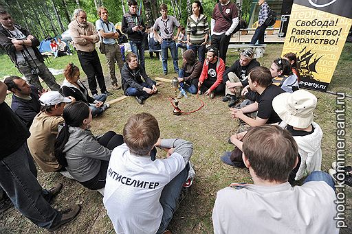 20.06.2011 Завершил свою работу лагерь «Антиселигер-2011», который посетили около 2 тыс. человек. Мероприятие, организованное защитниками Химкинского леса, стало одним из самых массовых оппозиционных собраний