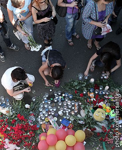 12.07.2011 В Казани прошла гражданская панихида по погибшим в катастрофе теплохода «Булгария»