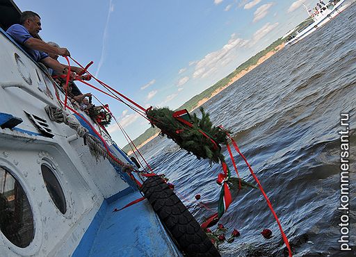 12.07.2011 В Казани прошла гражданская панихида по погибшим в катастрофе теплохода «Булгария»