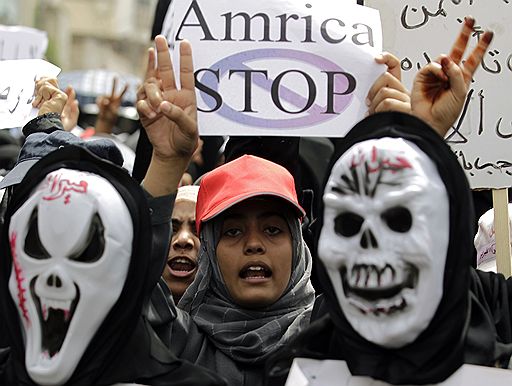 17.07.2011 В Йемене прошли массовые демонстрации протеста против действий США и Саудовской Аравии. Демонстранты выразили недовольство политикой этих стран, оказывающих поддержку президенту Абдалле Салеху
