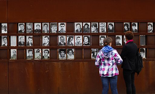 12.08.2011 13 августа исполняется 50 лет с возведения Берлинской стены, разделившей Германию на две части – Западную и Восточную. Берлин готовится провести памятные мероприятия, посвященные годовщине сооружения стены