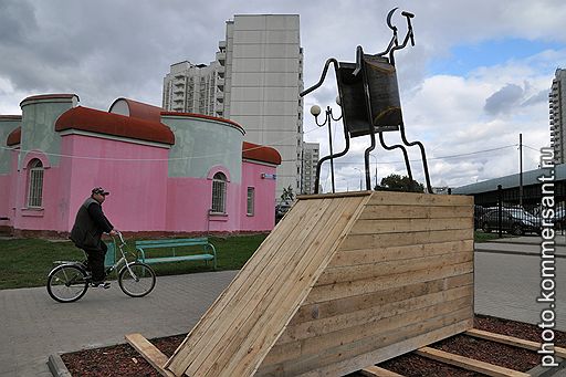 25.09.2011 В Москве в рамках московской биеннале современного искусства открылась выставка «Южное Бутово/Спальный район»