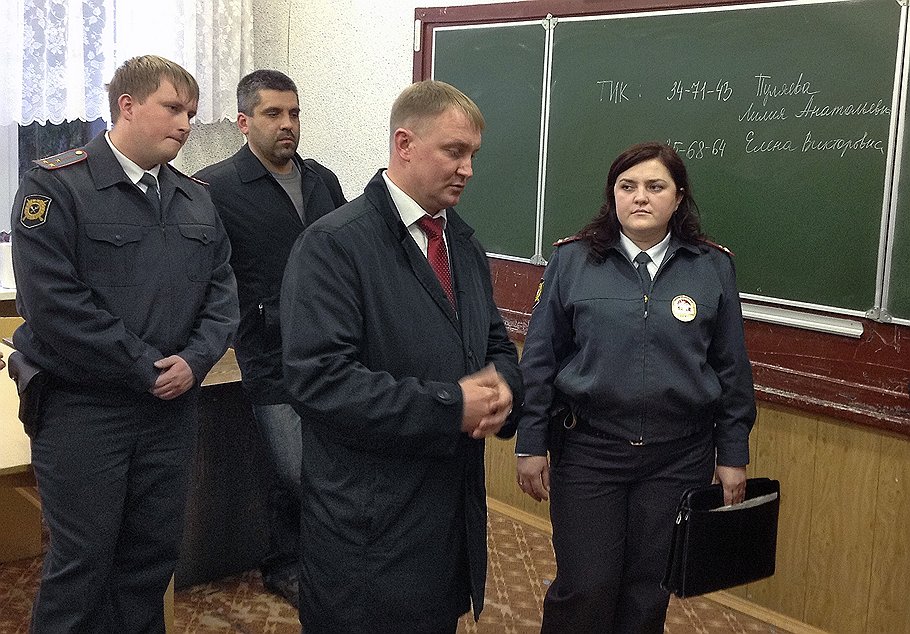 Кандидат в губернаторы Рязанской области Александр Шерин (в центре)