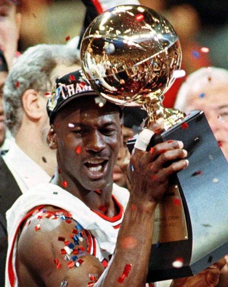 После победы &quot;Чикаго&quot; над &quot;Ютой&quot; в финале плей-офф чемпионата-1996/97. 13 июня 1997 года