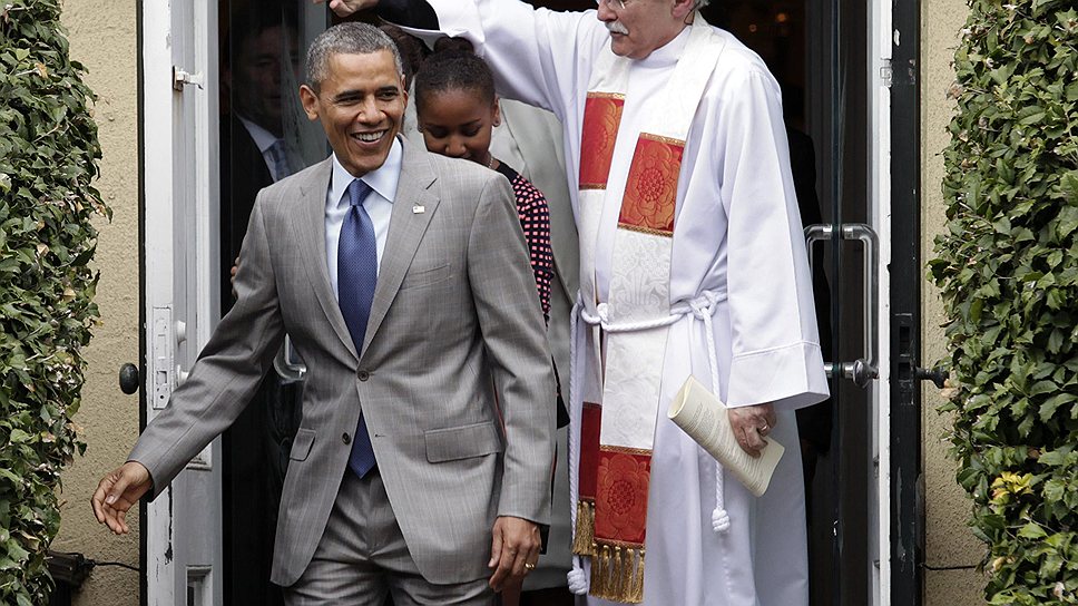 Барак Обама и его дочь Саша выходят из церкви. Вашингтон, 31 марта 2013 года
