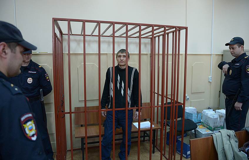 Максим Панфилов (родился в 1986 году). 8 апреля 2016 года был обвинен в участии в массовых беспорядках 6 мая и применении насилия в отношении представителей власти. 29 марта 2017 года Панфилов был приговорен судом к принудительному психиатрическому лечению в стационаре закрытого типа. 22 января 2018 года был переведен на амбулаторное лечение