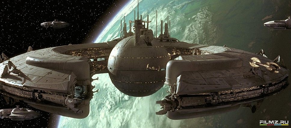 Корабль «Millennium Falcon» был придуман Лукасом в закусочной: гамбургер с маслинкой показался удачной моделью для создания космичекого корабля.