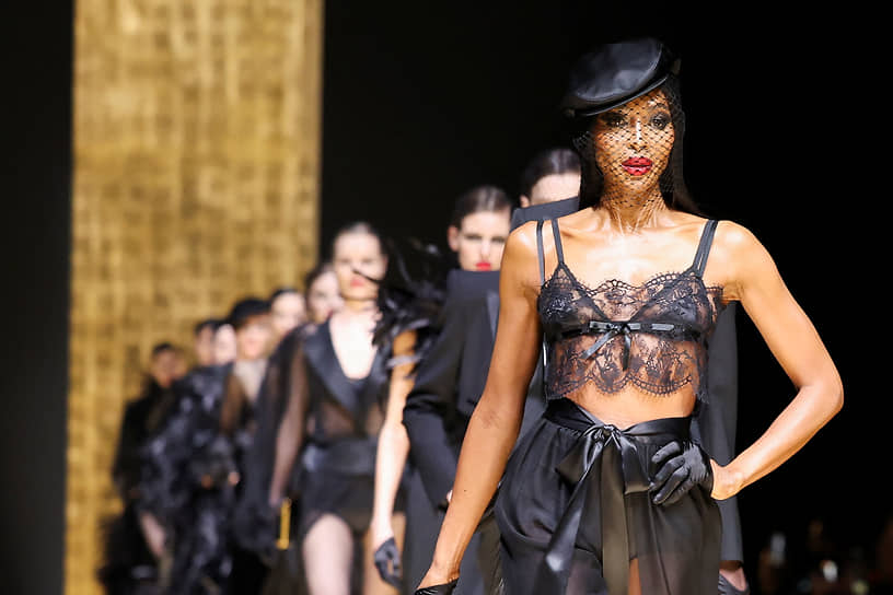 На показе коллекции осень-зима от бренда Dolce &amp; Gabbana, февраль 2024 года