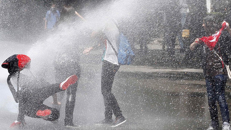 Водометы — одно из главных оружий полиции против несогласных