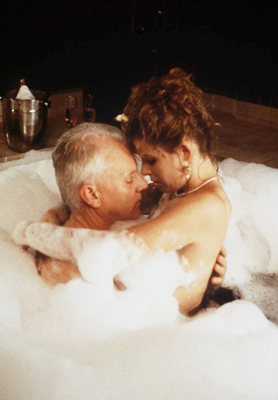 Кадр из фильма «Две опасные леди», 1996 год