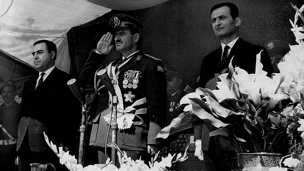 В 1970 году в результате переворота к власти в Сирии пришел офицер ВВС Хафез Асад. За время руководства запомнился непримиримыми действиями в отношении оппозиции. Скончался в 2000 году от сердечного приступа, оставив власть своему сыну Башару Асаду