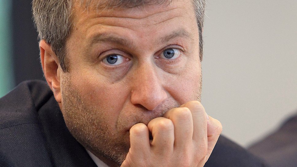 Роман Абрамович — миллиардер, предприниматель, бывший губернатор Чукотского автономного округа. В рейтинге 200 богатейших бизнесменов России Абрамович занимает 13 строчку, состояние — $10,2 млрд (по версии журнала Forbes). Разведен. От второго брака имеет пятерых детей. В настоящее время у него есть подруга — дизайнер Дарья Жукова, родившая ему сына