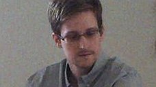 Эдвард Сноуден официально запросил временное убежище в России