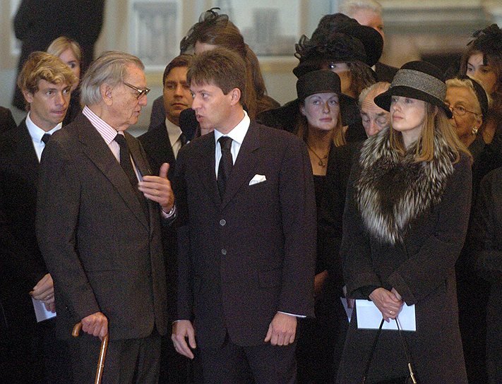 Праправнуки Николая I Николай Романович Романов (слева) и Георгий Романов-Юрьевский (в центре). Николай Романович возглавляет Объединение членов рода Романовых, является фамильным историком Дома Романовых. Женат, имеет троих дочерей