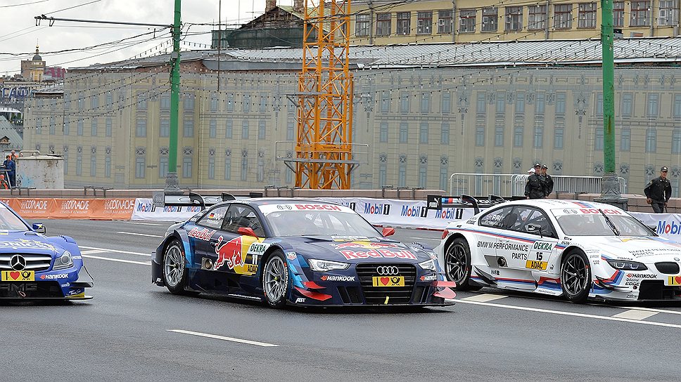 В рамках Moscow City Racing состоялся первый в Москве публичный показ ё-мобиля. Посетителям шоу представили предсерийные прототипы не только в статике, но и в движении по Большому Москворецкому мосту и Кремлёвской набережной.
 