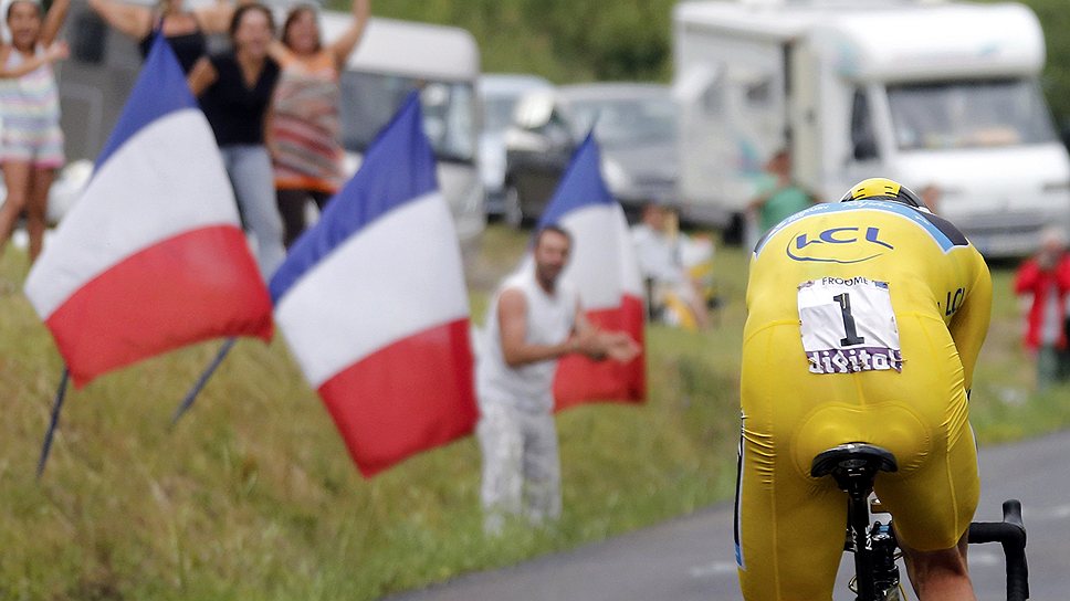 С 2007 года размеры денежных премий для лучших гонщиков Tour de France составляют €450 тыс.— победителю генеральной квалификации, по €25 тыс.— лучшему спринтеру и лучшему гонщику на горных этапах, €20 тыс.— лучшему молодому спортсмену. По €8 тыс. получает побелитель каждого этапа