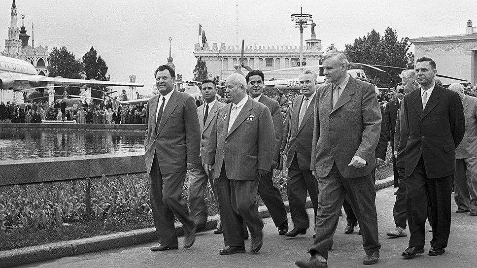 Первый секретарь ЦК КПСС Никита Хрущев на открытии ВДНХ. 1959 год