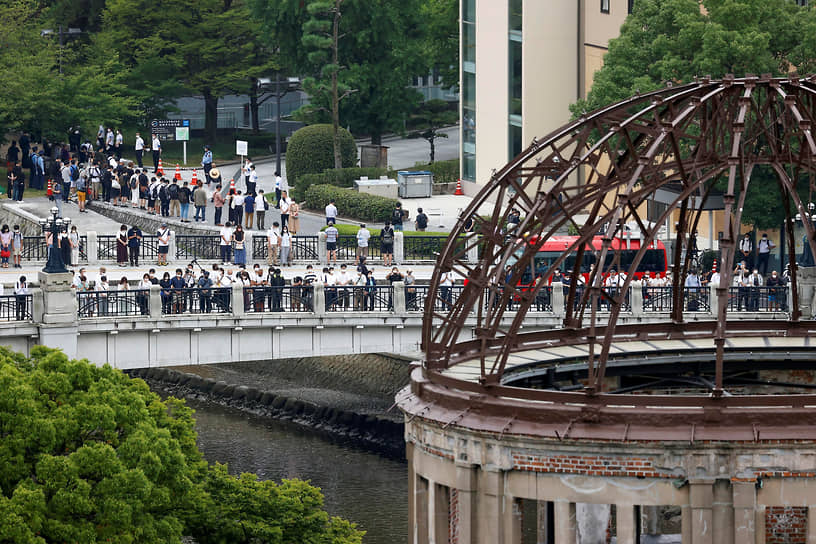 6 августа в Хиросиме ежегодно проходит церемония памяти. В качестве напоминания о трагических событиях 1945 года в центре города оставлен нетронутым участок земли с оставшимися после взрыва руинами