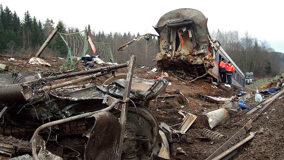 27 ноября 2009 года — крушение скоростного поезда «Невский экспресс», классифицированное как теракт. 28 человек погибли, 132 человека пострадали. Ответственность за подрыв «Невского экспресса» взял на себя лидер террористической организации «Кавказский эмират» Доку Умаров