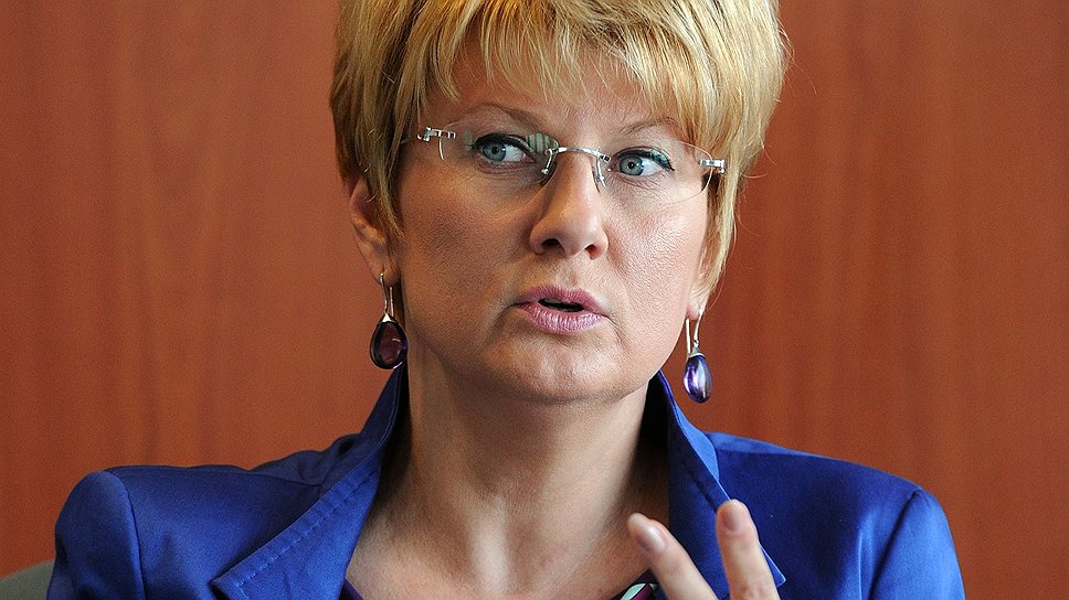 Я не противник лоукоста, но у нас в стране реализовать эту модель крайне сложно. Здесь нет вторичных аэропортов с низкими ставками и высокой скоростью обслуживания