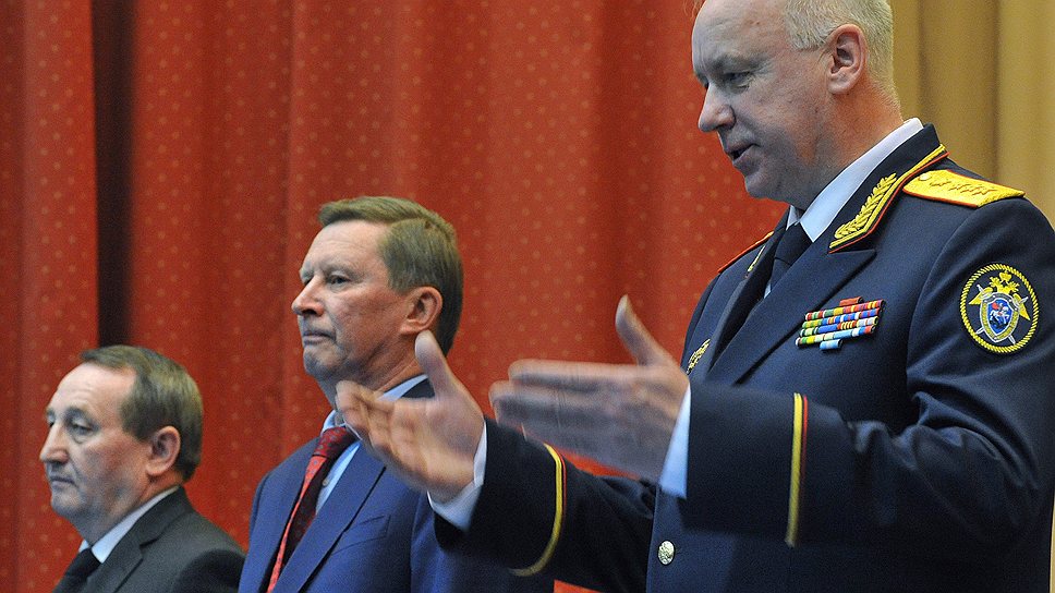 О наводнении в Крымске: «Вы думаете, нам было легко открыто расследовать ситуацию в Крымске? Конечно, нет. Но мы на это специально пошли. Потому что мы хотим, чтобы жители страны знали правду. И сейчас удар наносят не по мне, а по Следственному комитету. Конечно, мы наступаем на мозоль»
&lt;BR>На фото с заместителем генерального прокурора России Виктором Гринем (крайний слева) и руководителем администрации президента России Сергеем Ивановым