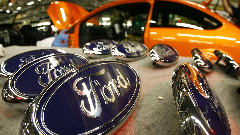 Кризис заметно ухудшил положение автоконцернов США. С начала 2008 года акции GM снизились более чем на 80%, до минимального уровня более чем за 50 лет. У второго по величине американского автопроизводителя — Ford Motor — акции упали более чем на 70%